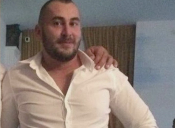 Un interlop din Cluj, cunoscut sub numele de Ochiu' Mic, s-a predat politiei la o luna dupa ce a ranit, in trafic, un sofer