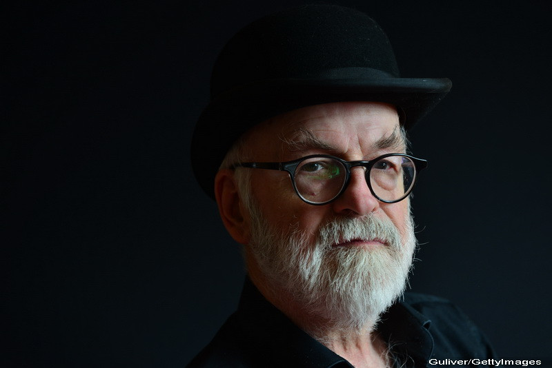 Terry Pratchett a murit la varsta de 66 de ani. Scriitorul britanic suferea de Alzheimer