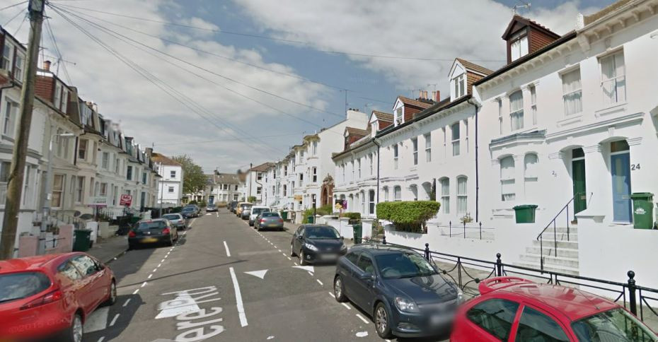 Descoperire macabra facuta de un grup de studenti din Anglia. Ce au gasit in dormitorul casei pe care voiau sa o inchirieze