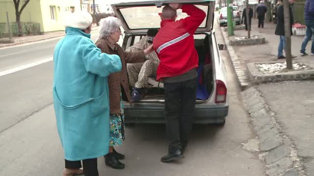 Primele masuri in cazul pacientilor din Brasov transportati ca sardelele. Soferul ambulantei a fost scos tap ispasitor