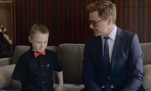 Robert Downey Jr i-a facut viata mai frumoasa unui copil infirm, mare fan al filmelor cu "Omul de Otel"