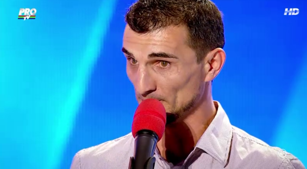 Zugravul cu voce de tenor care a ridicat sala in picioare la "Romanii au talent". "Dumnezeu se va uita putin altfel la tine"