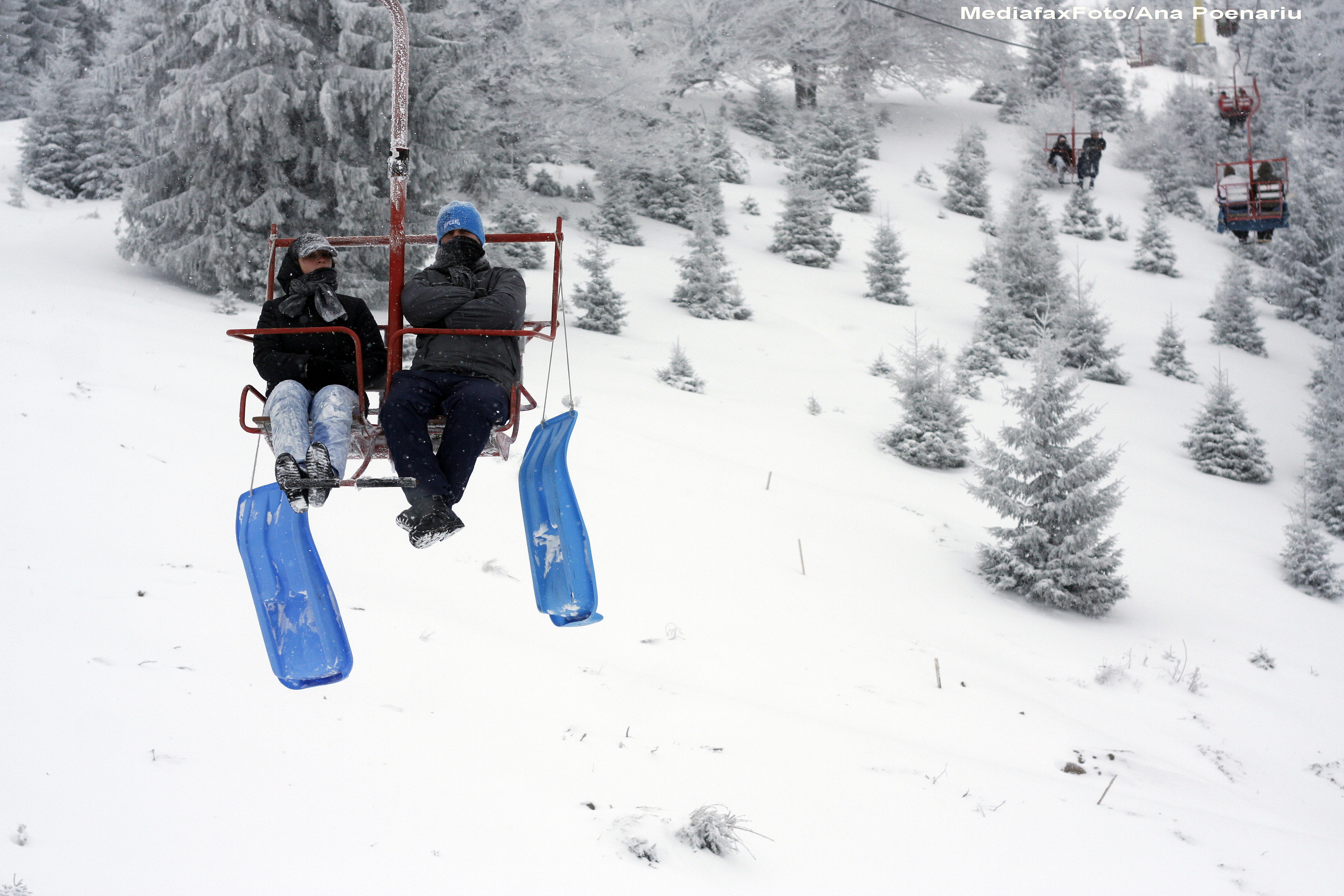 Zapada, liniste si peisaje superbe! Muntii Parang din Hunedoara sunt ca o oaza de relaxare pentru turisti