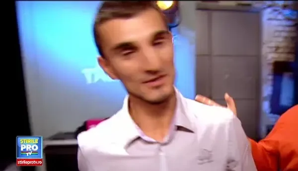 Zugravul cu voce de tenor care a ridicat sala in picioare la Romanii au talent. Dumnezeu se va uita putin altfel la tine