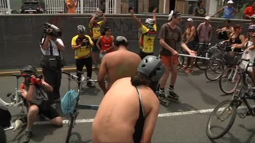 Sute de biciclisti au pedalat fara haine in Peru: "Unii participa dezbracati complet, altii si-au pictat trupurile"
