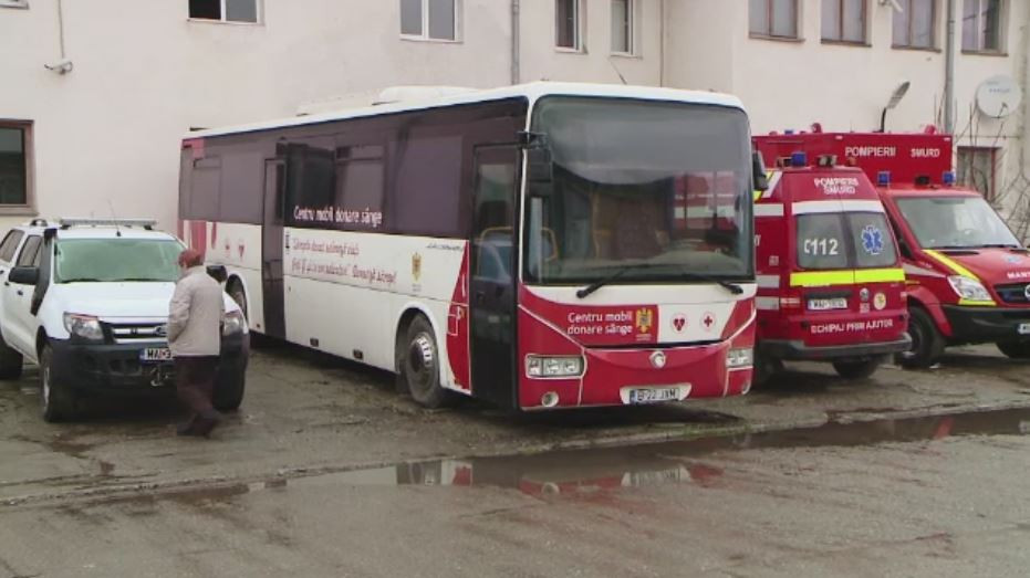 Avem centre mobile de transfuzii, dar nu sunt bani de motorina si soferi. Romania e pe ultimul loc in UE la donarea de sange