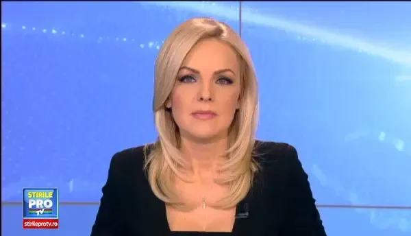 Exista barbati in toata firea care nu au curaj sa faca asta. O femeie a sarbatorit implinirea a 100 de ani sarind cu parasuta