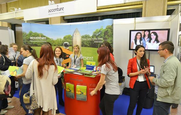 Kaufland, eMag si Coca-Cola fac angajari. Care sunt salariile pentru angajatii entry-level