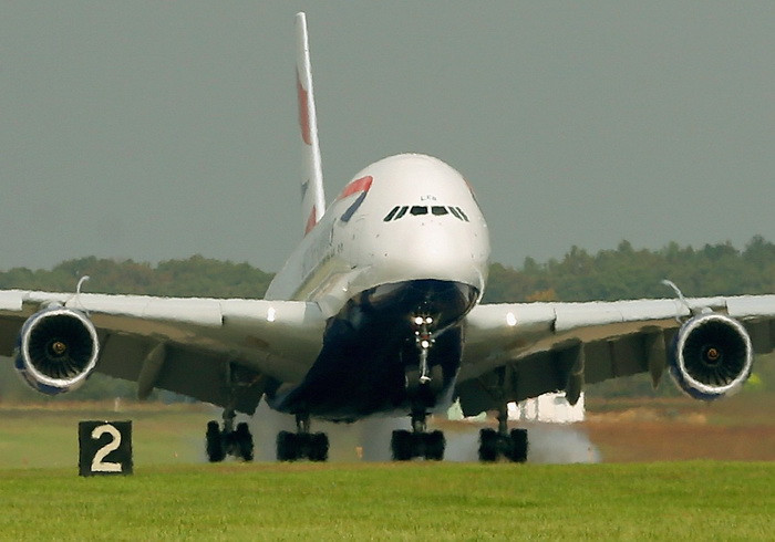 Noua amenintare pentru avioane. Cum poate un hacker sa deturneze de la distanta chiar si cea mai performanta aeronava