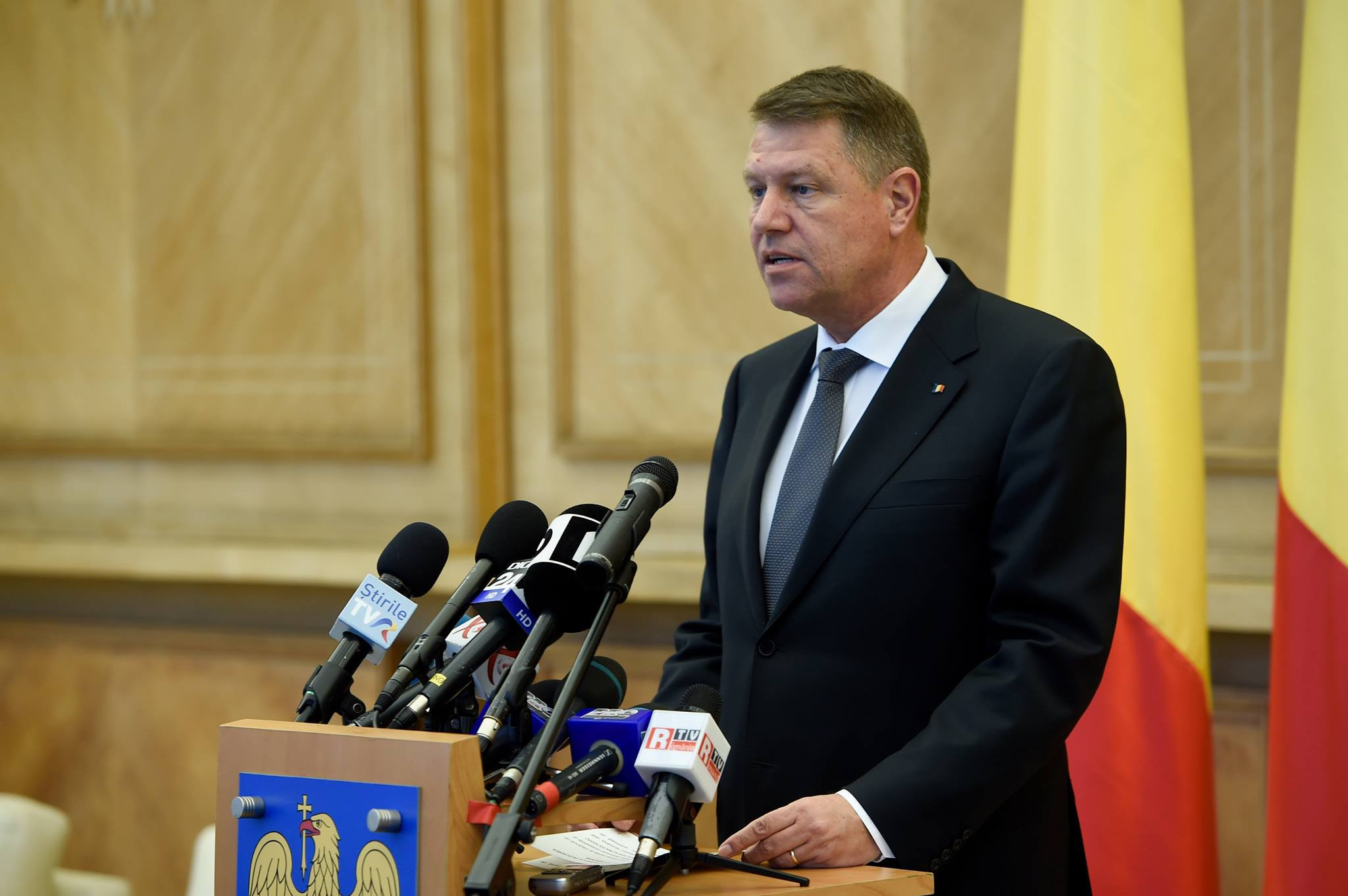 Presedintele Klaus Iohannis: Ar trebui sa ne gandim daca pensiile speciale ca si forma trebuie sa existe