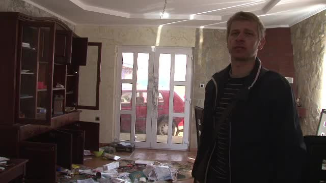 "Era sa cad de pe scara". Ce a mai ramas din casa unui roman care munceste in Spania dupa ce hotii au pus ochii pe ea