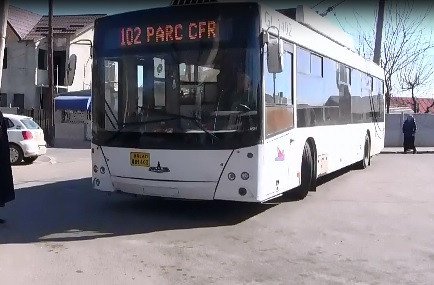 Soferul unui autobuz din Galati, prins la volan fara a avea permis valabil. Reactia omului in fata politistilor