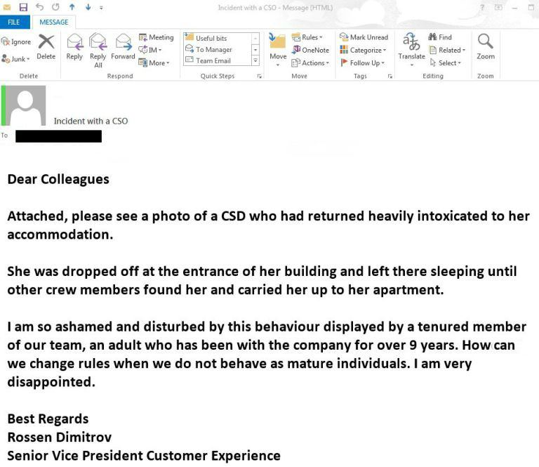 Au deschis un email de la seful lor si au inlemnit. Ce poza atasase unul dintre vicepresedintii Qatar Airways. FOTO