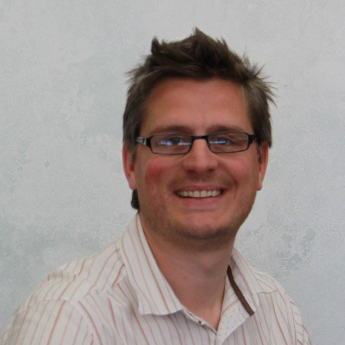 "Studentii rad de mine". Un profesor din Marea Britanie a devenit celebru pentru numele sau care starneste hohote de ras