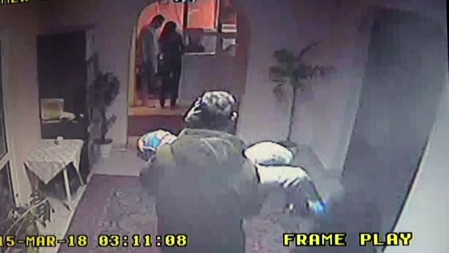 Dosar penal pentru mama baiatului din Galati, care a cazut de la etajul trei. Copilul a fost operat si se recupereaza