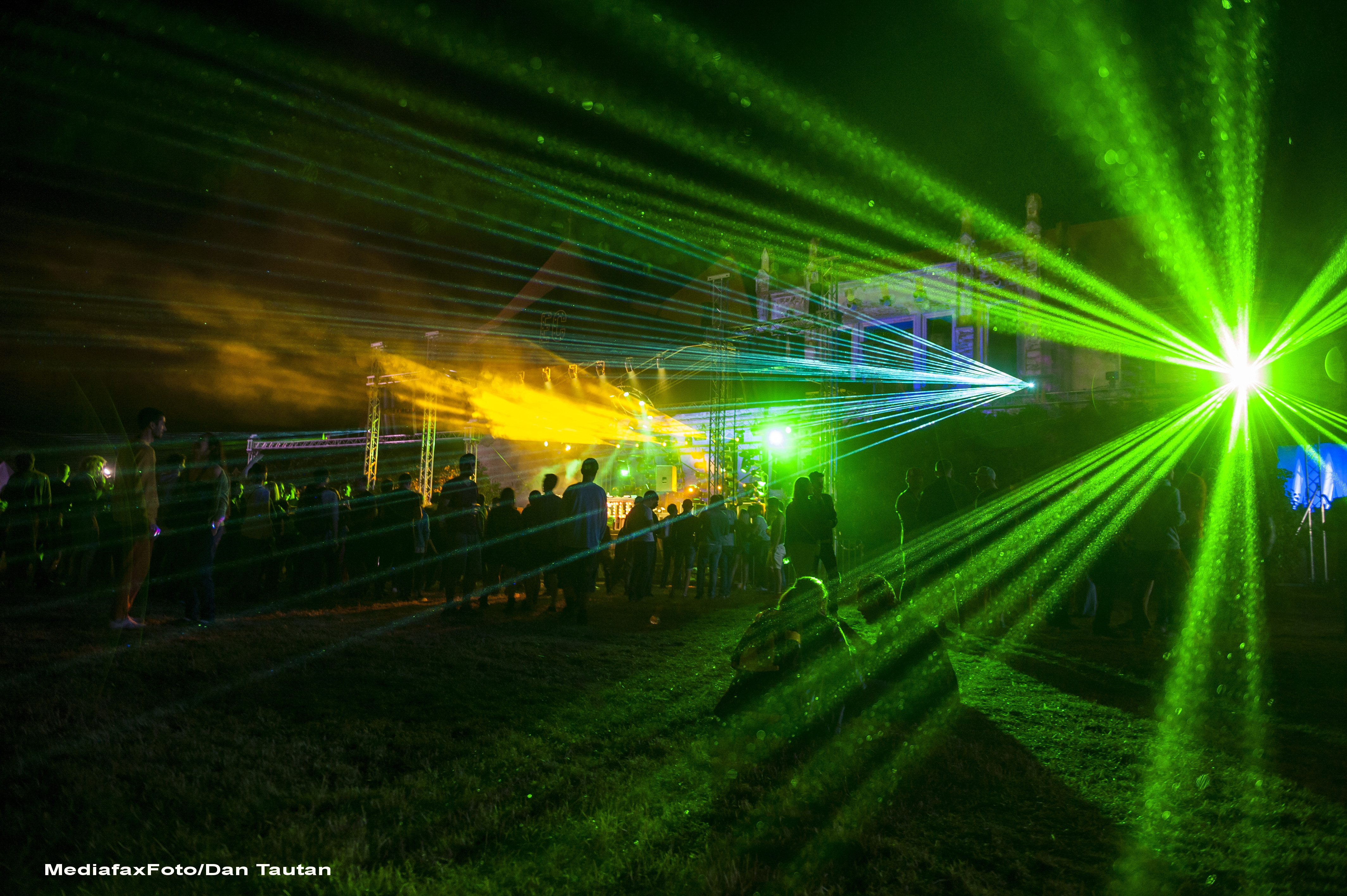 ELECTRIC CASTLE 2015. Noi nume pe afisul festivalului: The Glitch Mob, Maya Jane Coles, Apparat, Cassy, Breach, Monophonics