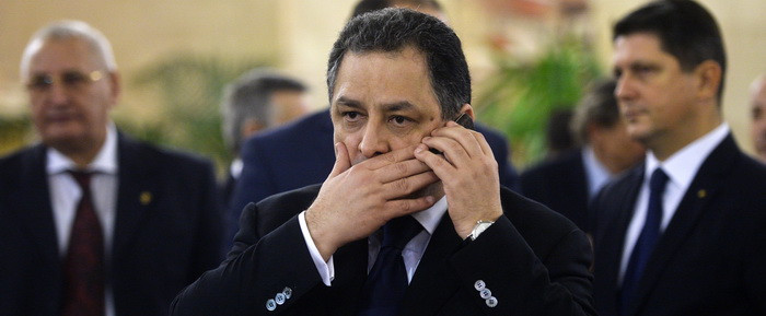 Vanghelie, acuzat ca a sustinut-o pe EBA cu semnaturi cumparate. Traian Basescu: 15 lei semnatura? Dati-mi si mie niste liste