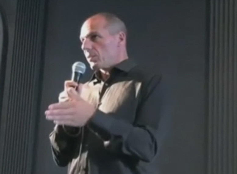 Un jurnalist german a trucat o inregistrare video cu ministrul grec de Finante. Ce gest obscen facea Varoufakis in video