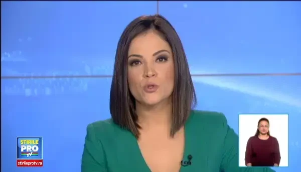 Un politist de frontiera, la un pas de moarte.A trecut calea ferata fara sa se asigure si microbuzul sau a fost lovit de tren