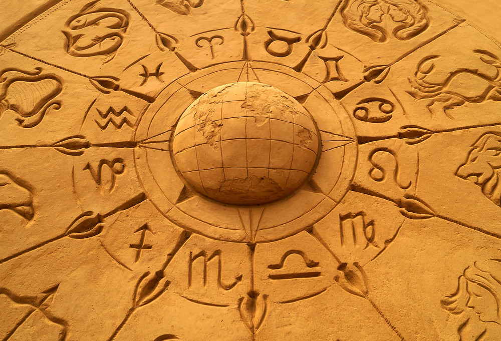 Horoscop zilnic 20 martie 2015. Eclipsa de soare aduce schimbari majore pentru zodii. Ce nativi isi gasesc azi marea iubire