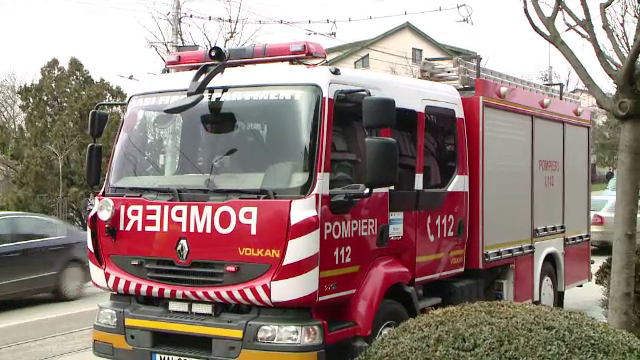 Un barbat din Iasi si-a dat foc in sediul unei banci. Ce a strigat inainte de a comite gestul