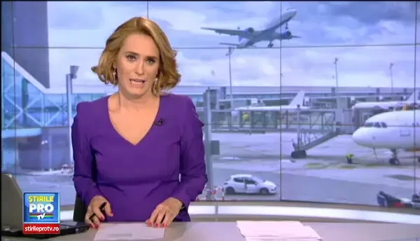 Ce salariu au stewardesele romance din Emiratele Arabe.