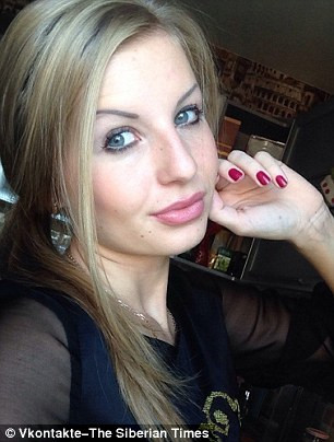 Moarte stupida in Rusia. O tanara de 20 de ani a fost lovita in cap de un turture, cazut de la etajul 14