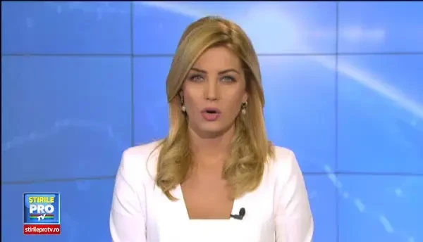 Cum se trece examenul de bacalaureat in India. Imaginile cu parinti catarati pe zidurile scolii, viralizate pe internet