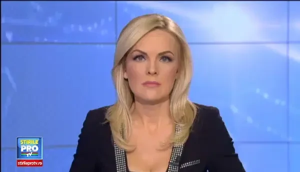 Un sofer din Capitala, la un pas sa arda de viu in propria masina. S-a urcat la volan desi automobilul era in flacari