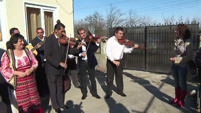 Doina populara a ajuns la inima unei tinere din SUA. Studenta a inregistrat muzica din Gorj si vrea sa o cante in tara ei