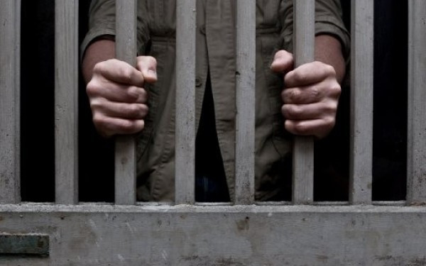 India: Trei politisti au dus un criminal la bordel. Condamnatul a scapat si a luat trenul ca sa ajunga inapoi la inchisoare