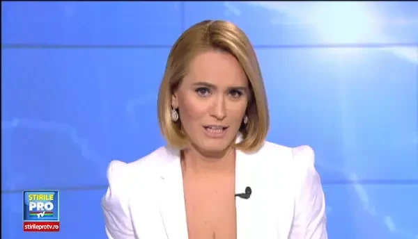 Cainele care stie sa vorbeasca si are 32.000 de admiratori pe Facebook. Metoda prin care comunica Cezar