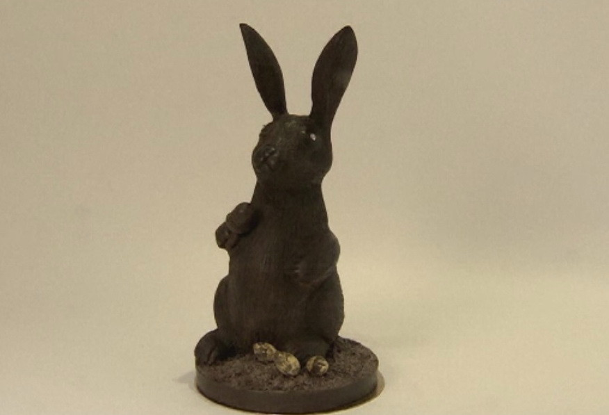 Cel mai scump iepure de ciocolata din lume a fost creat de un britanic. Cat costa desertul cu diamante pe post de ochi