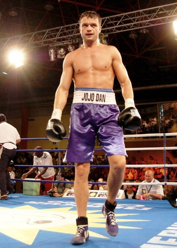 Din ghetourile din Rahova, in fata unui vis unic! Romania poate avea al cincilea campion mondial la box sambata aceasta