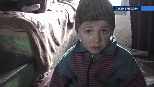 O noua speranta pentru cei 12 copii din Botosani, care dormeau in soba. Preotul din sat i-a ajutat sa aiba o casa noua