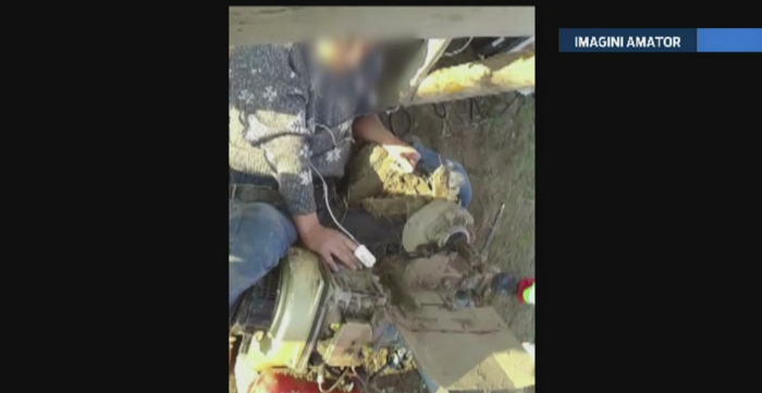 Un barbat din Botosani a ajuns la spital, cu piciorul prins intr-un utilaj agricol. Sotia l-a auzind urland de durere