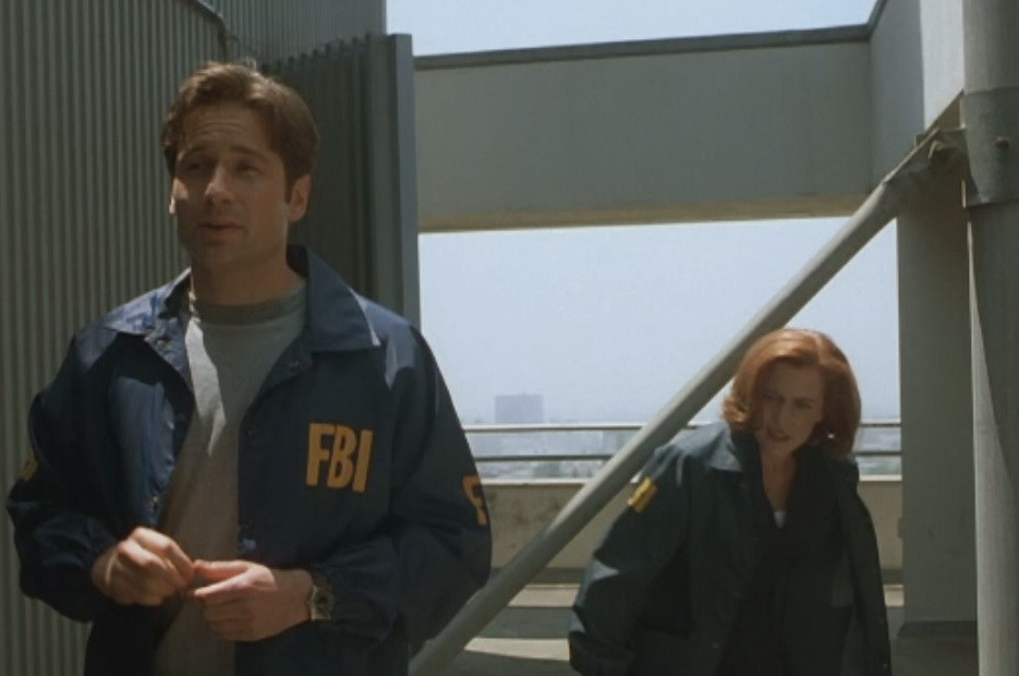 Serialul Dosarele X continua cu noi episoade. Agentii Fox Mulder si Dana Scully, interpretati de aceiasi actori