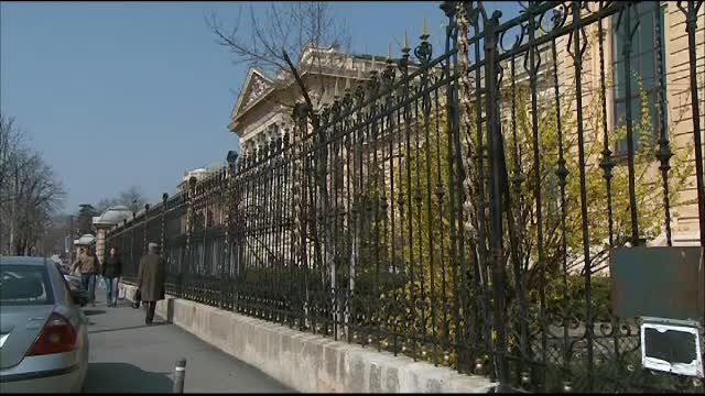 Cei doi directori de la Universitatea Carol Davila au fost plasati in arest la domiciliu. Decizia poate fi contestata