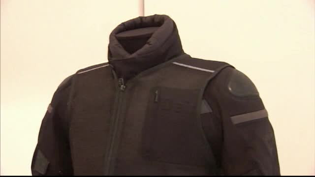 78 de obiecte din toata lumea sunt expuse la Muzeul de Design din Londra. La ce este buna jacheta cu airbag