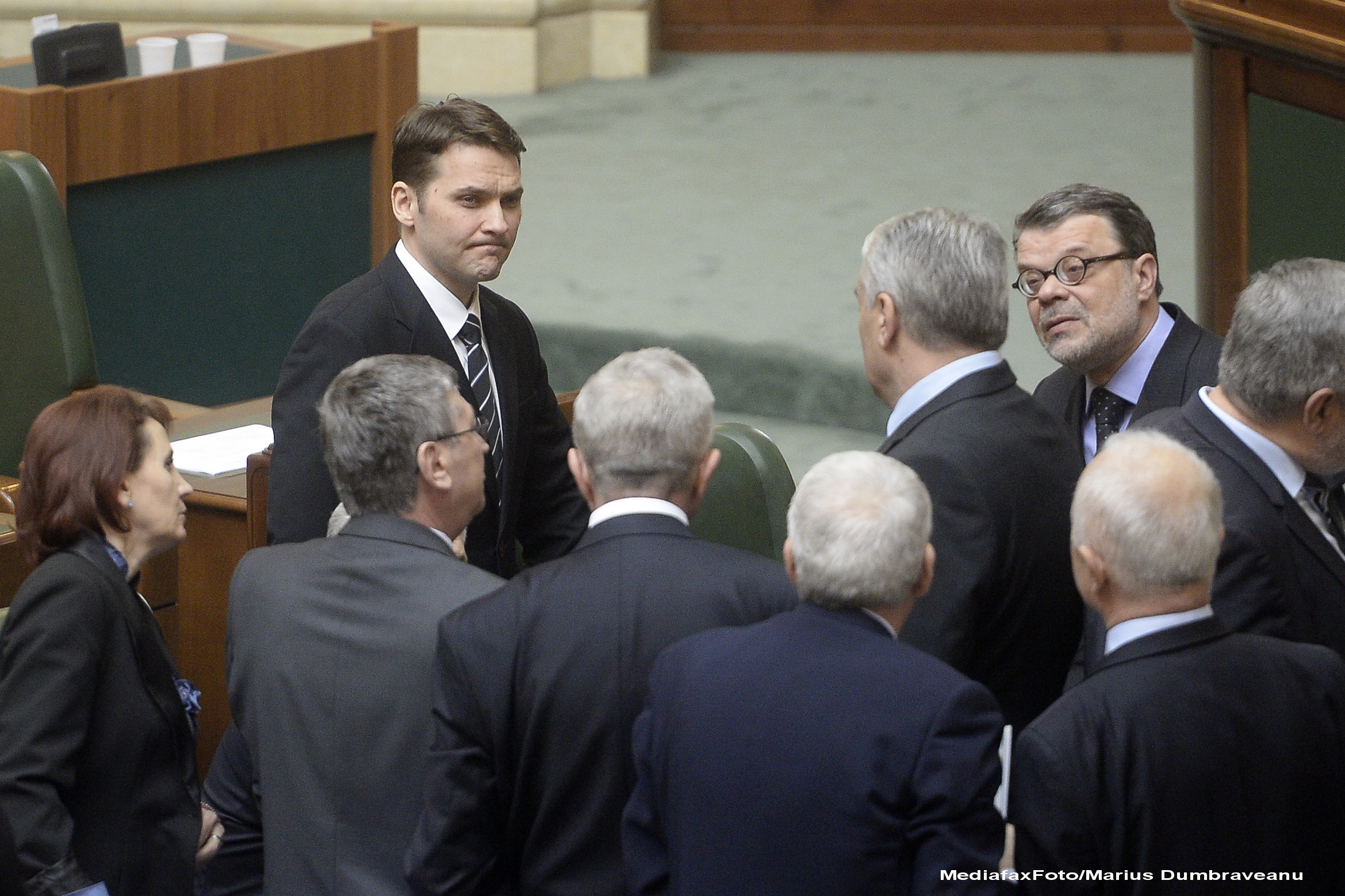 Reactie la cazul Sova. APADOR-CH cere Avocatului Poporului sa atace la C. Constitutionala Statutul deputatilor si senatorilor