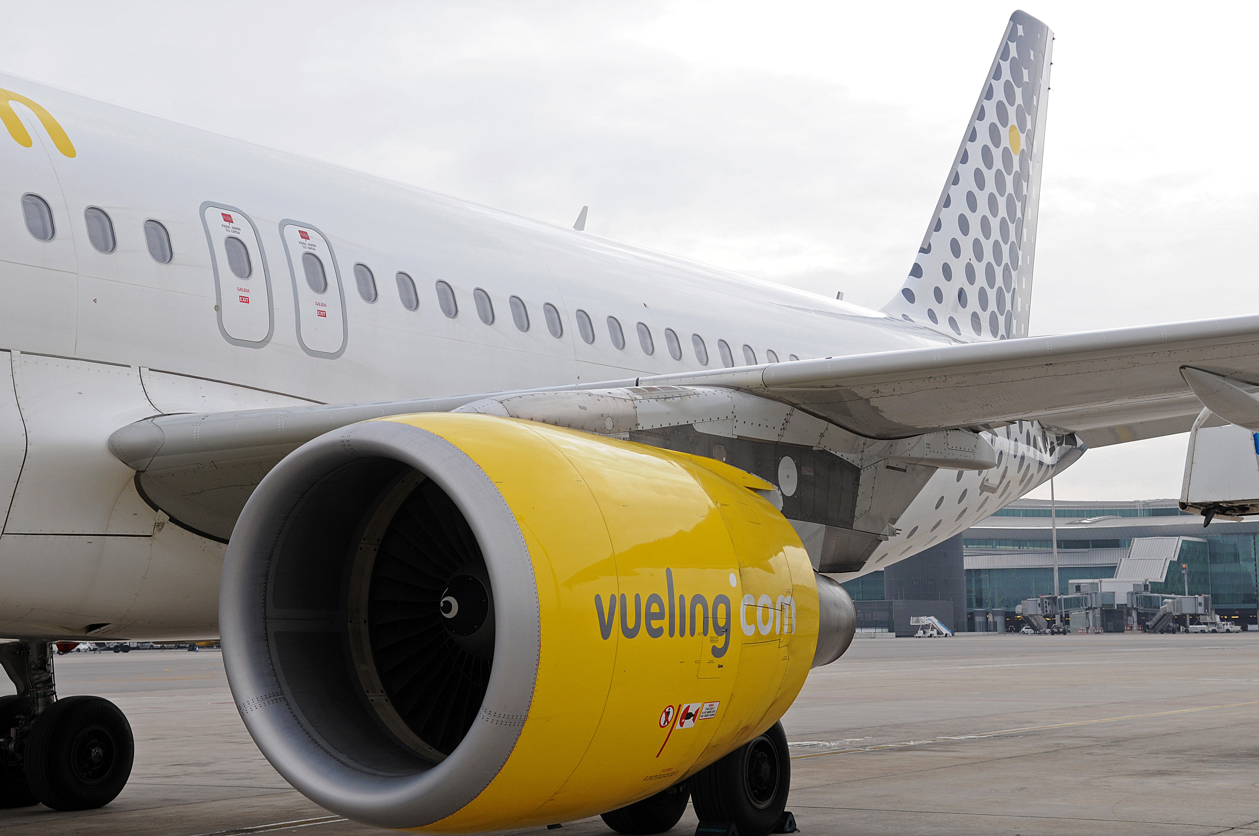 Un zbor low-cost s-a intors pe aeroportul din Barcelona. Ce a realizat pilotul la cateva minute dupa decolare