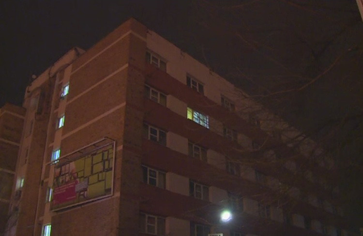 Tragedie in Bucuresti. Un student de 19 ani s-a sinucis intr-un camin din Regie, fiind gasit de colegii lui