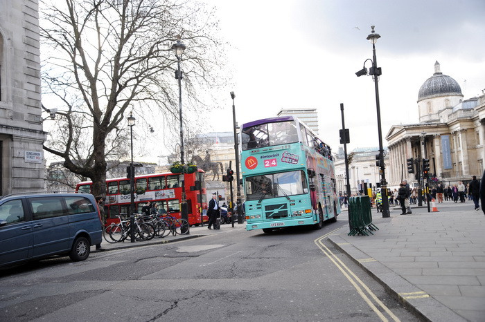 Excursie sfarsita trist: 11 copii au fost raniti dupa ce autobuzul in care se aflau a ramas fara acoperis, sub un pod