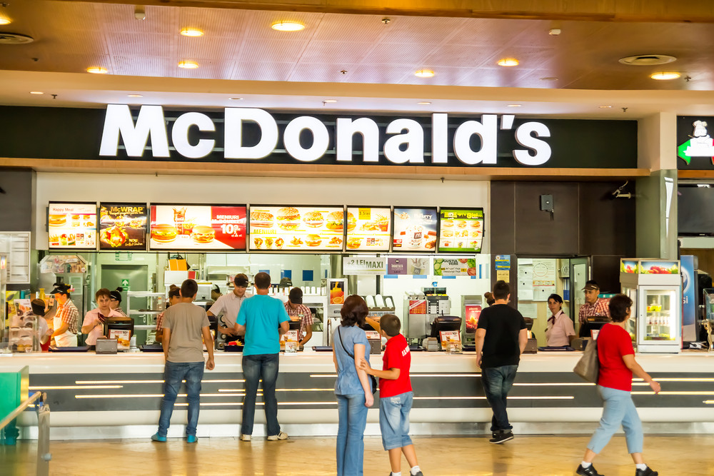 ZF: McDonald's vinde afacerea din Romania unui om de afaceri din Rusia
