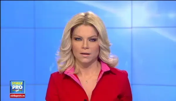 Accident cu necunoscute in Bistrita-Nasaud. Doi raniti si un fugar, dupa ce o masina s-a rasturnat intr-o curba periculoasa