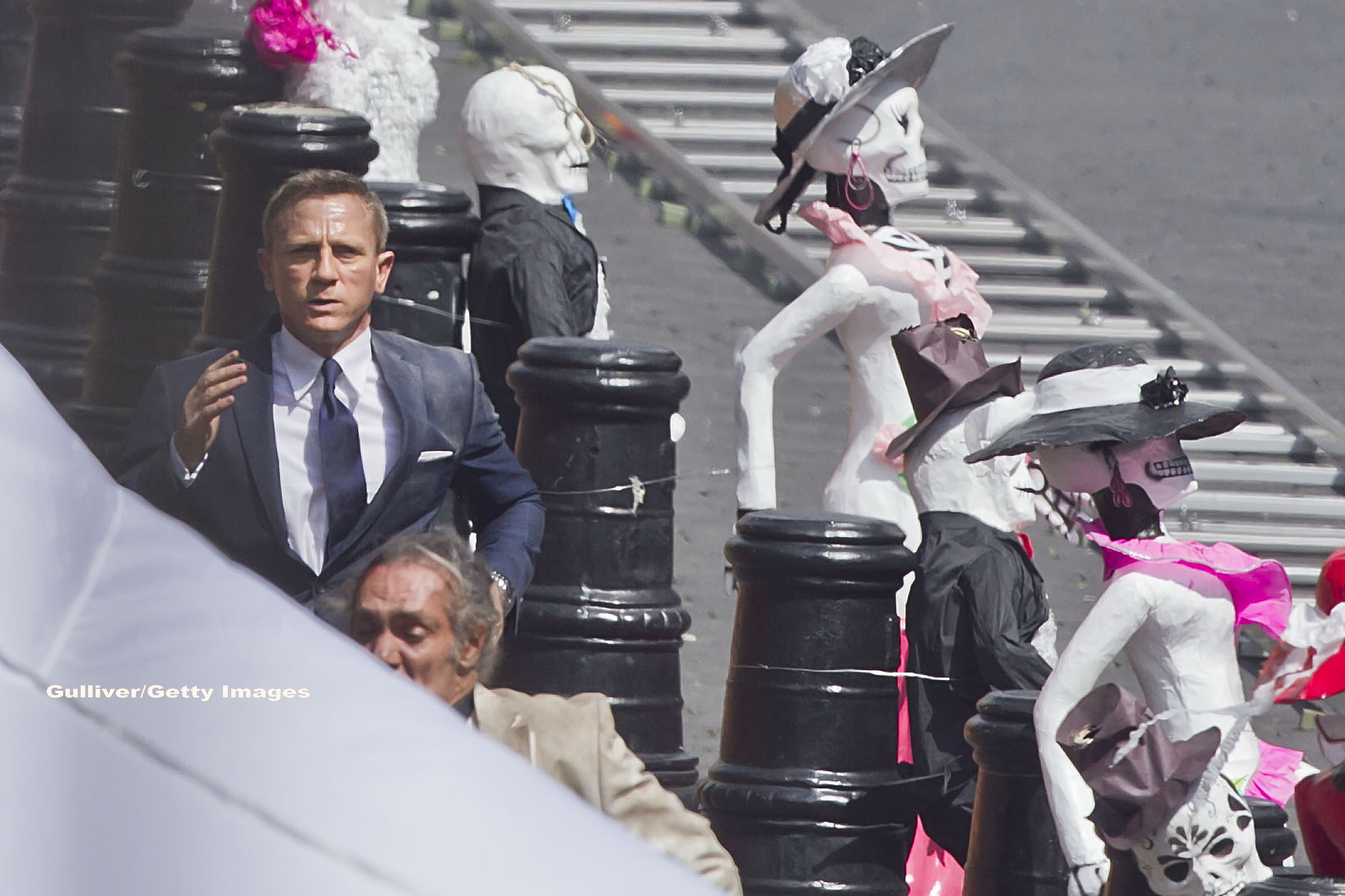 Capitala Mexicului s-a imbogatit, pentru cateva zile, cu o noua atractie turistica. In oras se filmeaza noul James Bond