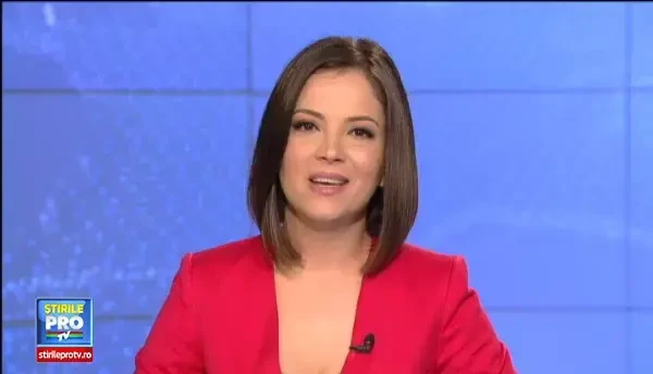 Vreti sa vedeti cum se imbraca o regina? Expozitie cu rochiile suveranei Margrethe a Danemarcei la Frederiksborg