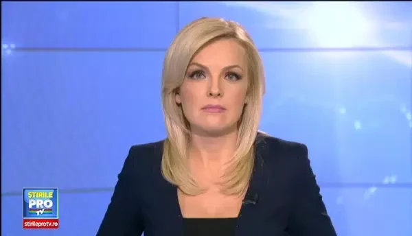 Zilele ploioase, cosmarul celor din Capitala. Pietonii fac slalom printre balti, iar soferii ii stropesc cu fiecare ocazie