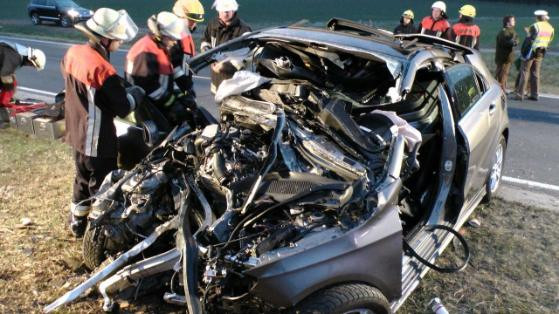 Scena de cosmar pe o sosea din Bavaria. O femeie a murit, dar copilul ei a supravietuit