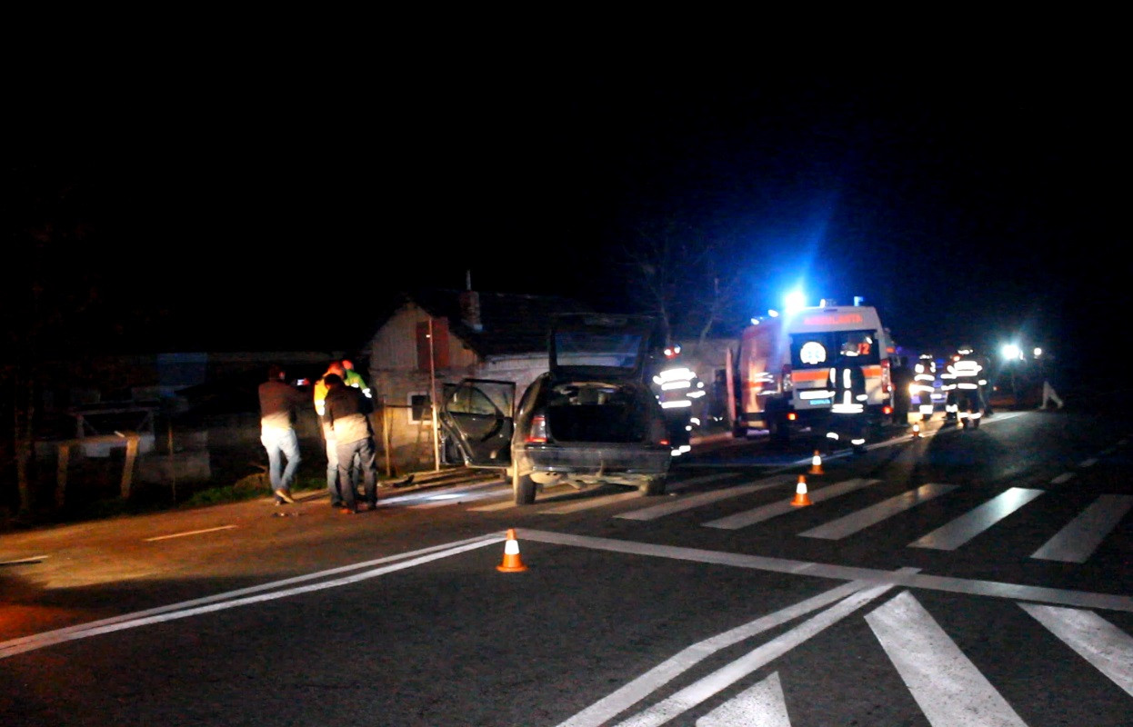 Accident grav petrecut aseara in judetul Cluj. Trei copii au fost raniti